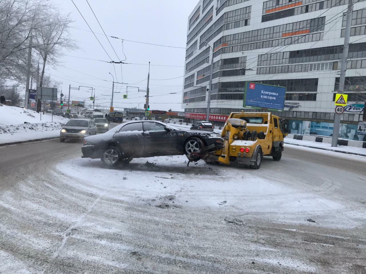 Фото эвакуации седана